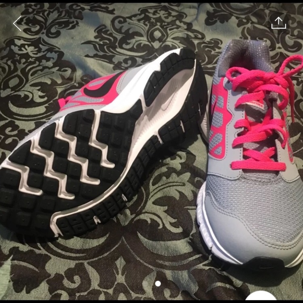 nike  running shoes